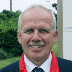 Herbert Rösgen, Werksleiter Hydro Aluminium Rolled Products GmbH Hamburg Herbert Rösgen, Werksleiter Hydro Aluminium Rolled Products GmbH Hamburg