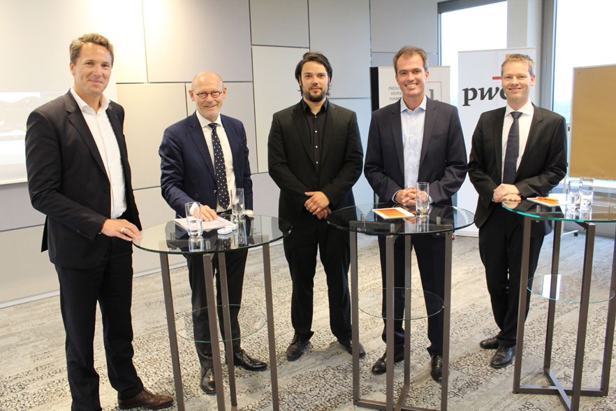 Gastgeber Thorsten Dzulko (v.l.), Partner pwc; Michael Westhagemann, IVH; Frank Schwieters, KompetenzCenter Innovation;  Rolf-Dieter Lafrenz, Geschäftsführer, Cargonexx; Daniel Haag, pwc